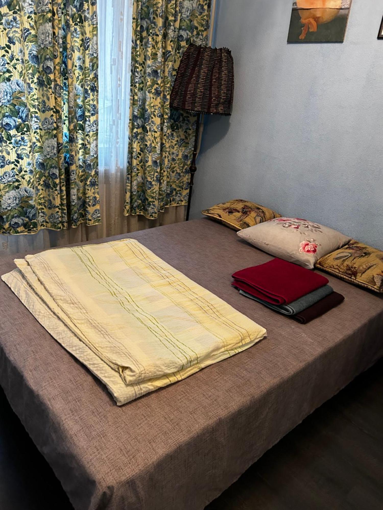 Apartment Near Train Station And Close To City Center Kiev Eksteriør billede